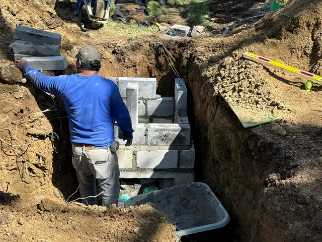Block drain box built in a deep trench before backfill